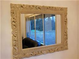 צביעת רהיטים בעבודת יד