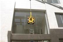 תמונה שצולמה להמחשת העבודות של שי אלון מנופים הנפת זכוכית בואקום