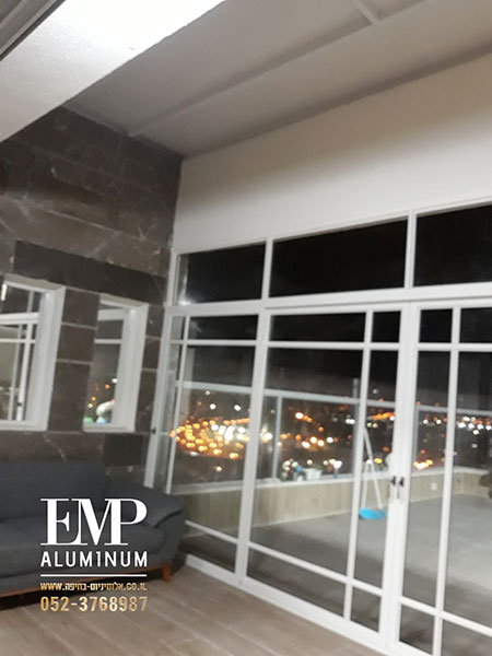 תמונה שצולמה להמחשת העבודות של EMP אלומיניום תמונה של EMP אלומיניום
