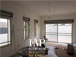 תמונה שצולמה להמחשת העבודות של EMP אלומיניום תמונה של EMP אלומיניום