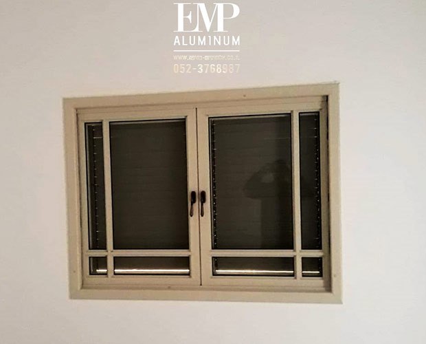 תמונה שצולמה להמחשת העבודות של EMP אלומיניום תמונה של EMP אלומיניום
