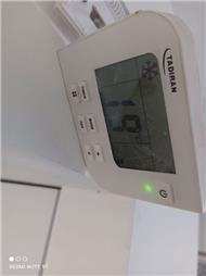 תמונה של טכנאי כוכב מיזוג אוויר