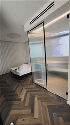 תמונה של W glass