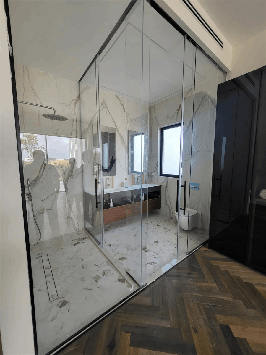 תמונה שצולמה להמחשת העבודות של W - GLASS תמונה של W - GLASS
