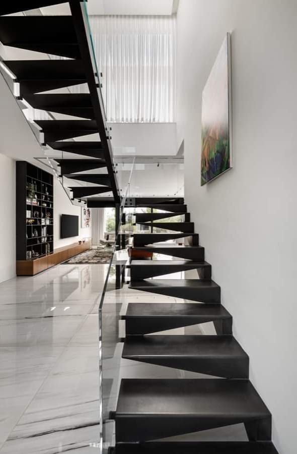 תמונה שצולמה להמחשת העבודות של W - GLASS תמונה של W - GLASS