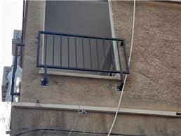 תמונה שצולמה להמחשת העבודות של מסגריית הפתרון תמונה של מסגריית הפתרון