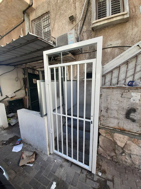 תמונה שצולמה להמחשת העבודות של מסגריית הפתרון תמונה של מסגריית הפתרון