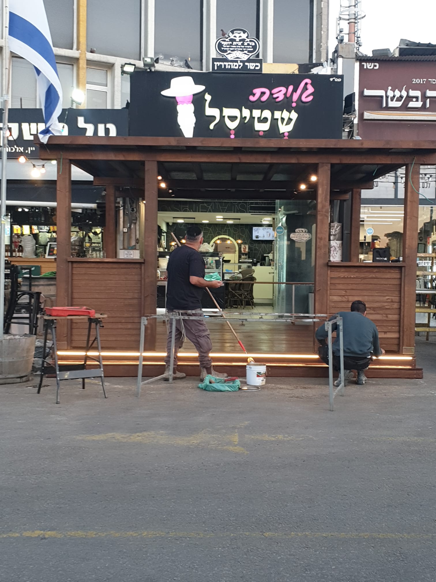 תמונה שצולמה להמחשת העבודות של מתן פתרונות תמונה של מתן פתרונות