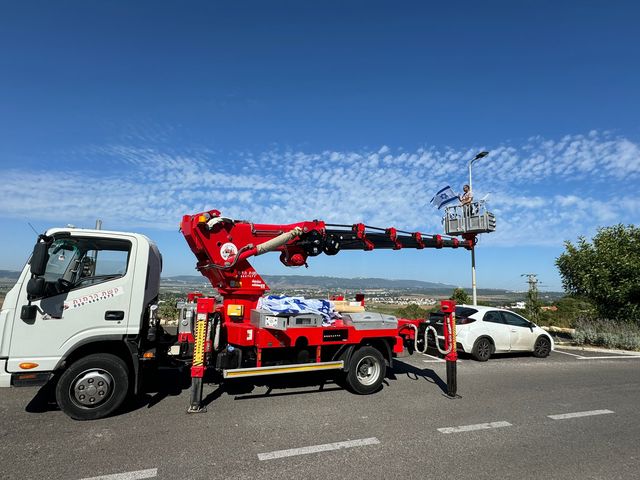 תמונה שצולמה להמחשת העבודות של קשת הרמות עבודות מנוף שינוע והובלות תמונה של קשת הרמות עבודות מנוף שינוע והובלות