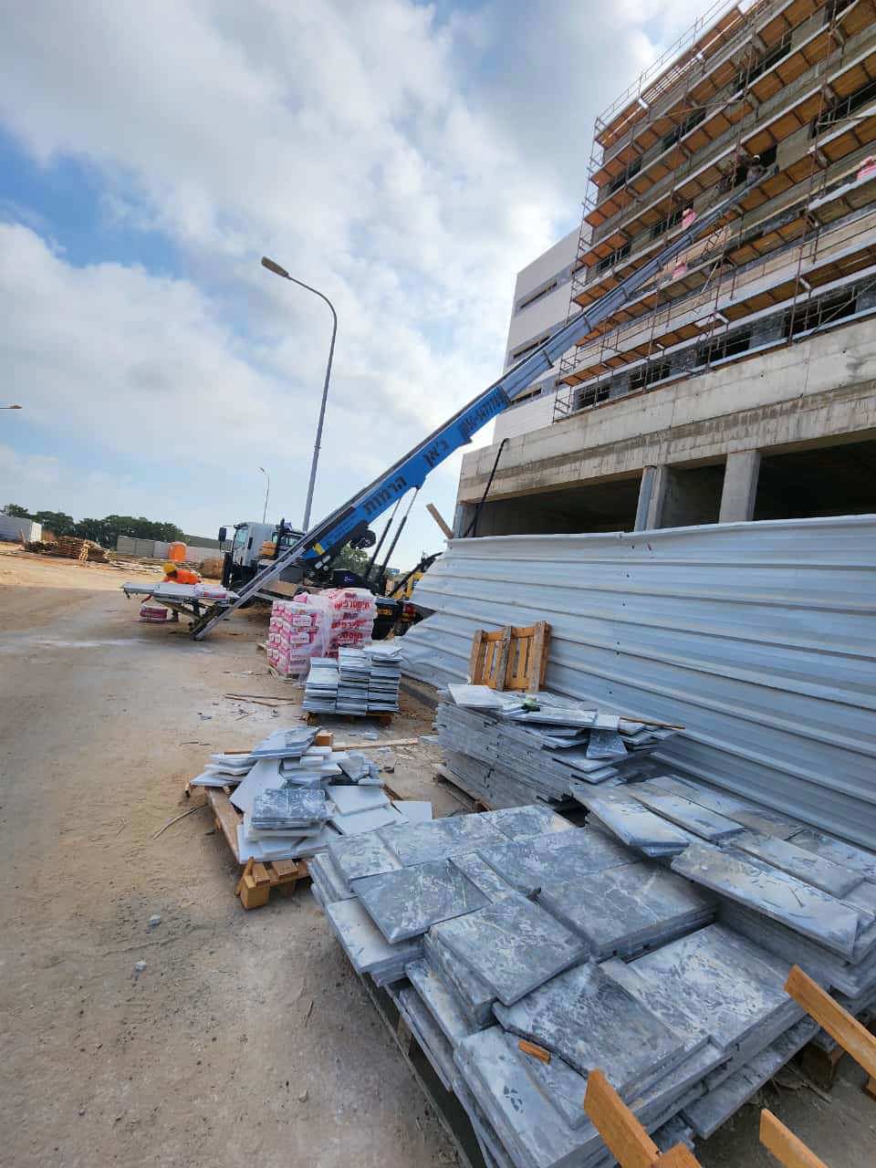 תמונה שצולמה להמחשת העבודות של ג'אן הרמות תמונה של ג'אן הרמות