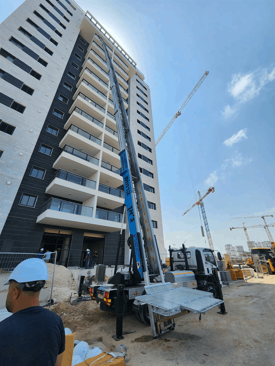 תמונה שצולמה להמחשת העבודות של ג'אן הרמות תמונה של ג'אן הרמות