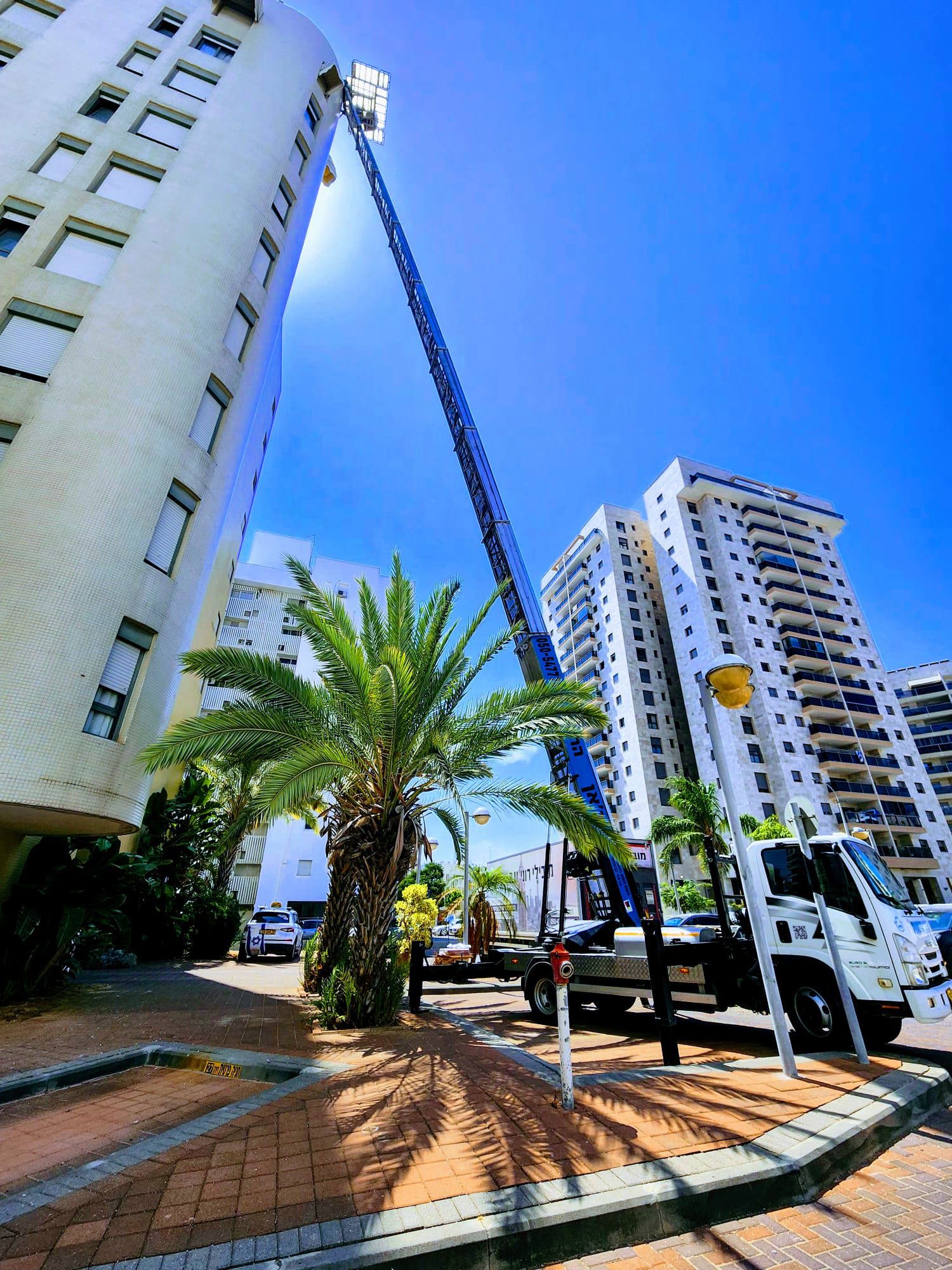 תמונה שצולמה להמחשת העבודות של ג'אן הרמות תמונה של ג'אן הרמות