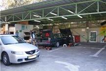 תמונה שצולמה להמחשת העבודות של אילן כל בו לרכב מראות לרכב