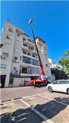 תמונה שצולמה להמחשת העבודות של השכרת משאית מנוף סל תמונה של השכרת משאית מנוף סל