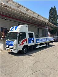 תמונה של איגור משייב לימודי נהיגה על משאית