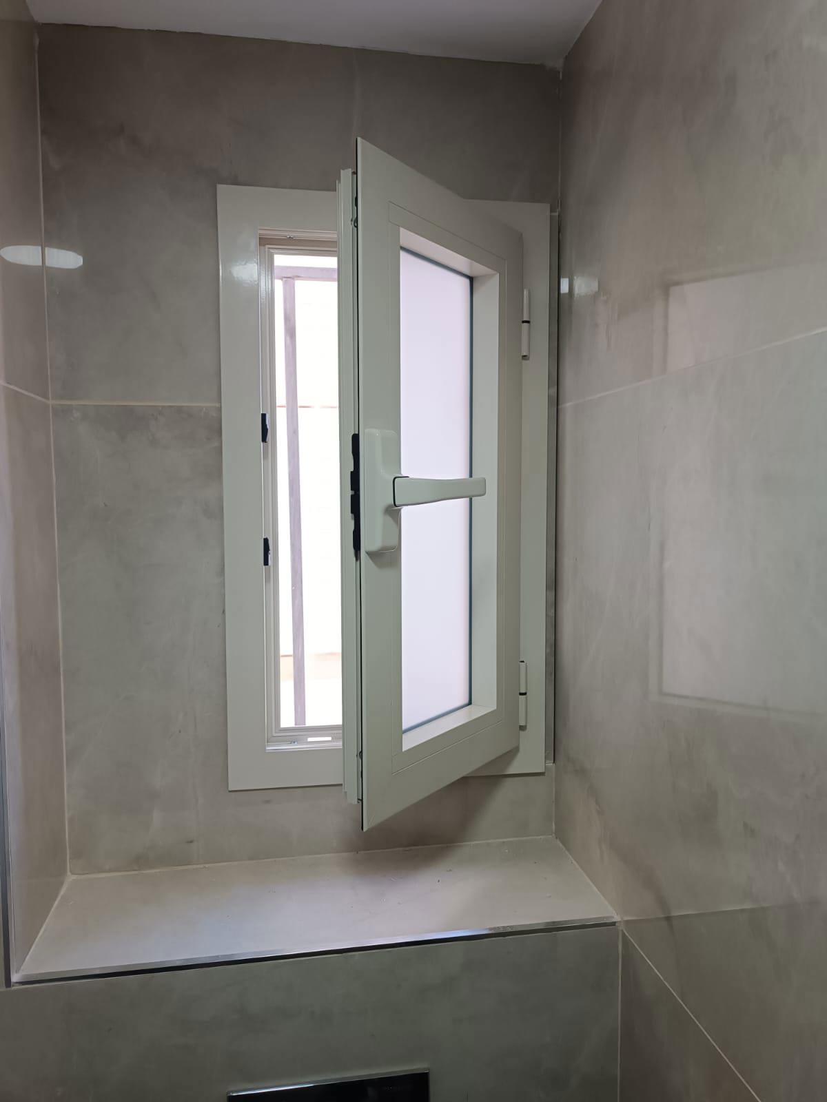 תמונה שצולמה להמחשת העבודות של לירום אלומיניום תמונה של לירום אלומיניום