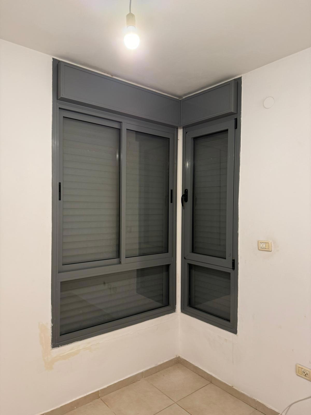 תמונה שצולמה להמחשת העבודות של לירום אלומיניום תמונה של לירום אלומיניום