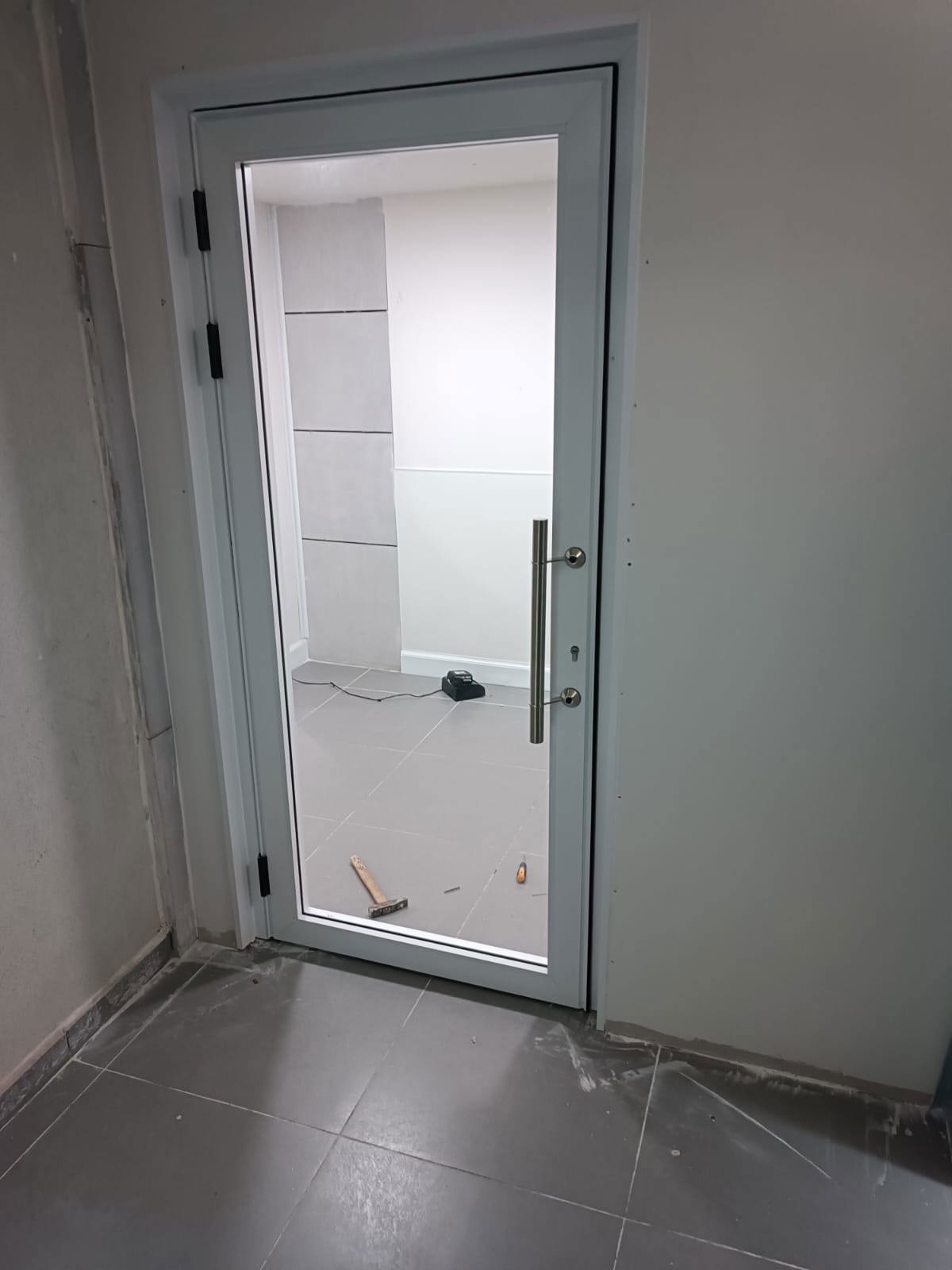 תמונה שצולמה להמחשת העבודות של לירום אלומיניום- תריסים וחלונות יצור ותיקון תמונה של לירום אלומיניום- תריסים וחלונות יצור ותיקון