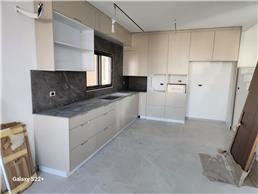 תמונה שצולמה להמחשת העבודות של א.ע מריומה תמונה של א.ע מריומה