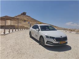 תמונה של מוניות במצפה רמון - שי