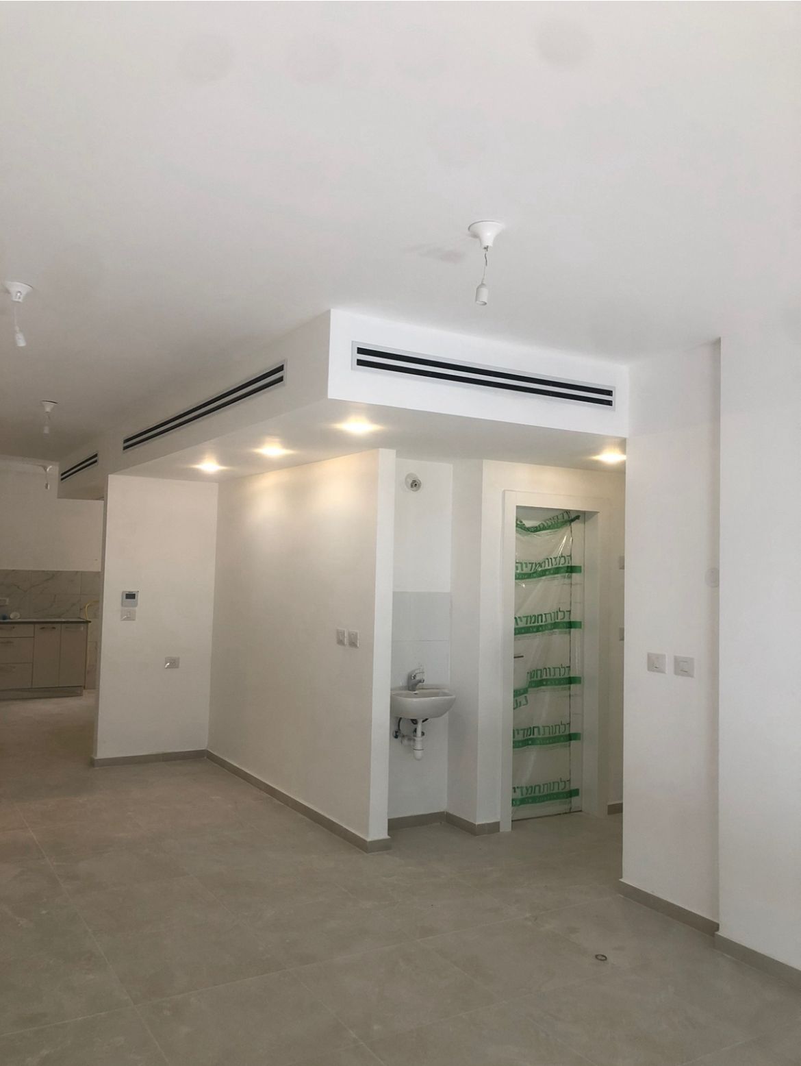 תמונה שצולמה להמחשת העבודות של סטורם מיזוג אוויר תמונה של סטורם מיזוג אוויר