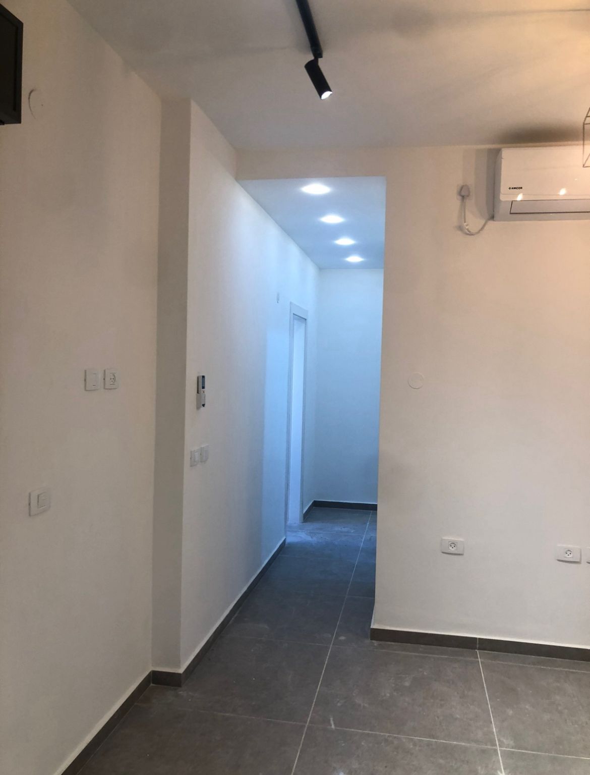 תמונה שצולמה להמחשת העבודות של סטורם מיזוג אוויר תמונה של סטורם מיזוג אוויר