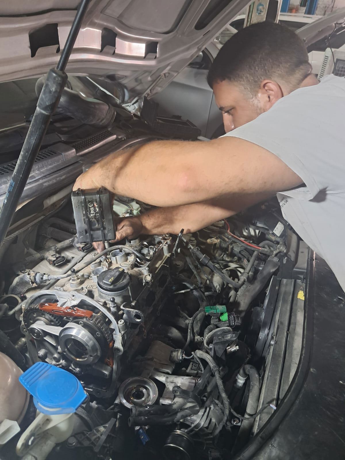 תמונה שצולמה להמחשת העבודות של מוסך MD המתמחה בתחזוקה ותיקונים במכוניות גרמניים תמונה של מוסך MD המתמחה בתחזוקה ותיקונים במכוניות גרמניים