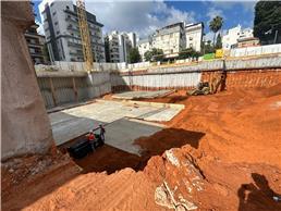 תמונה של יאיר משאבות בטון מייקו