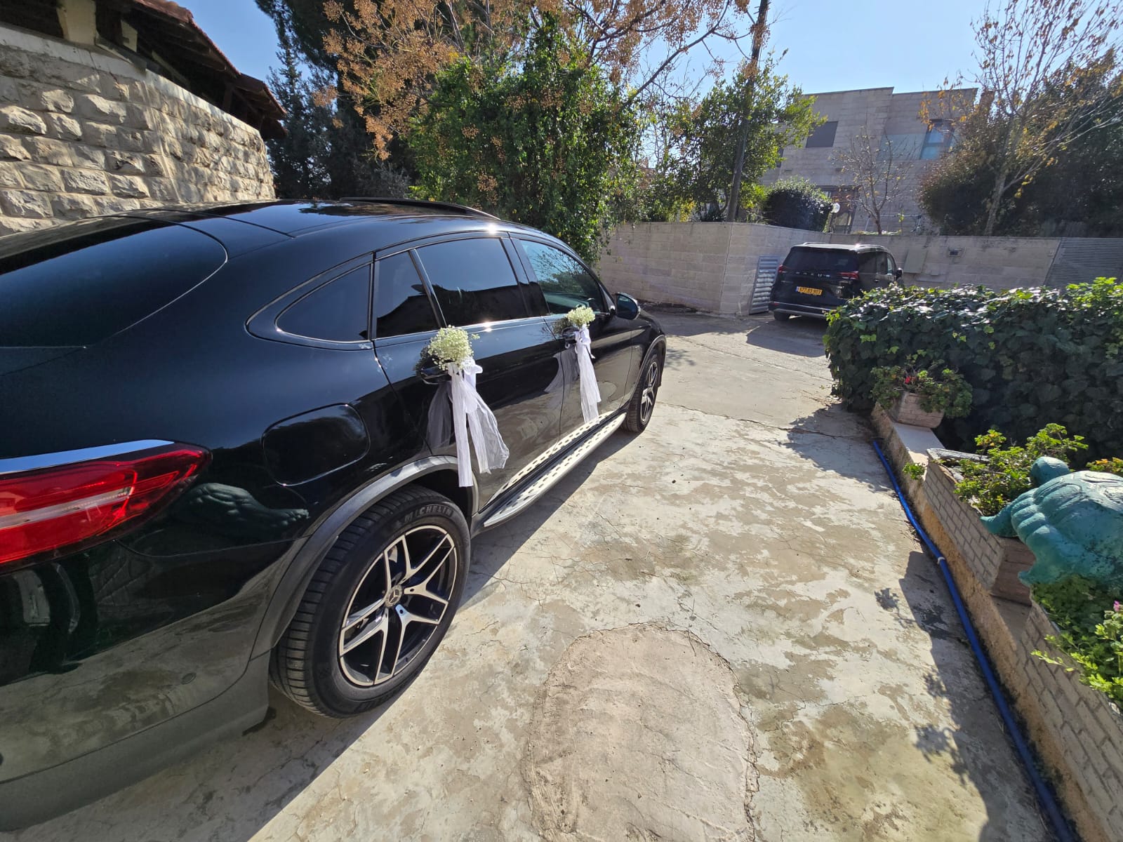 תמונה שצולמה להמחשת העבודות של M.S השכרת רכבי יוקרה תמונה של M.S השכרת רכבי יוקרה