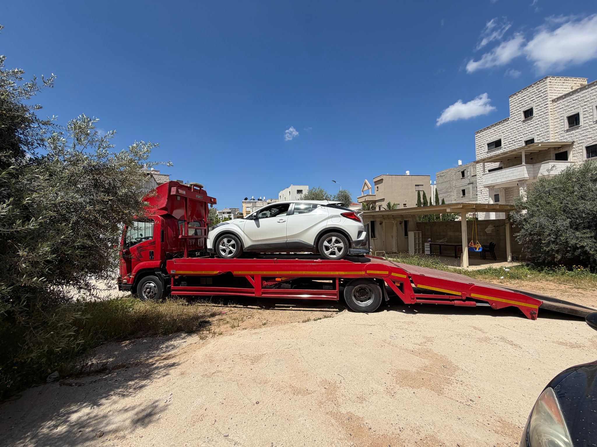 תמונה שצולמה להמחשת העבודות של אבו פלאח גרירה וחילוץ תמונה של אבו פלאח גרירה וחילוץ