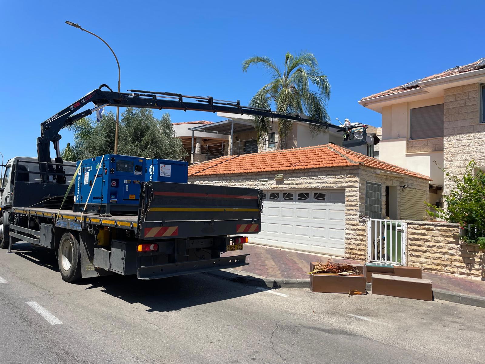 תמונה שצולמה להמחשת העבודות של רם הובלות מנוף זרוע תמונה של רם הובלות מנוף זרוע
