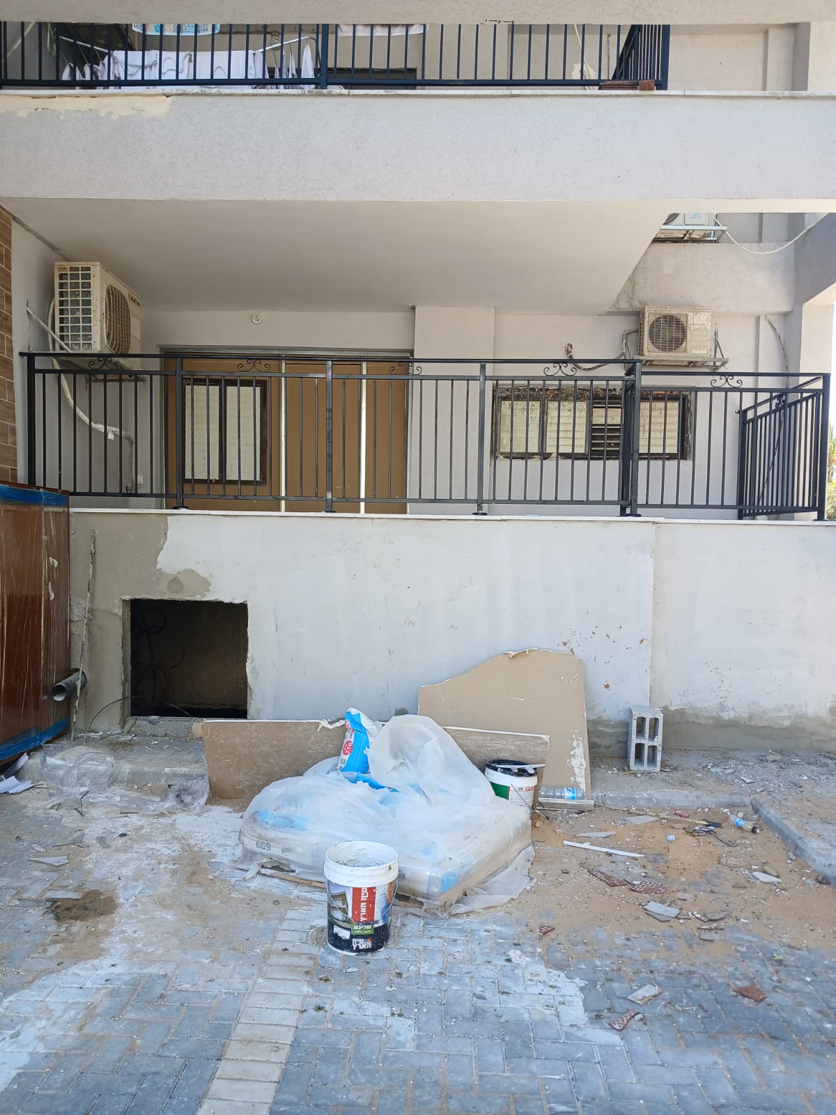 תמונה שצולמה להמחשת העבודות של אלוש המסגר תמונה של אלוש המסגר