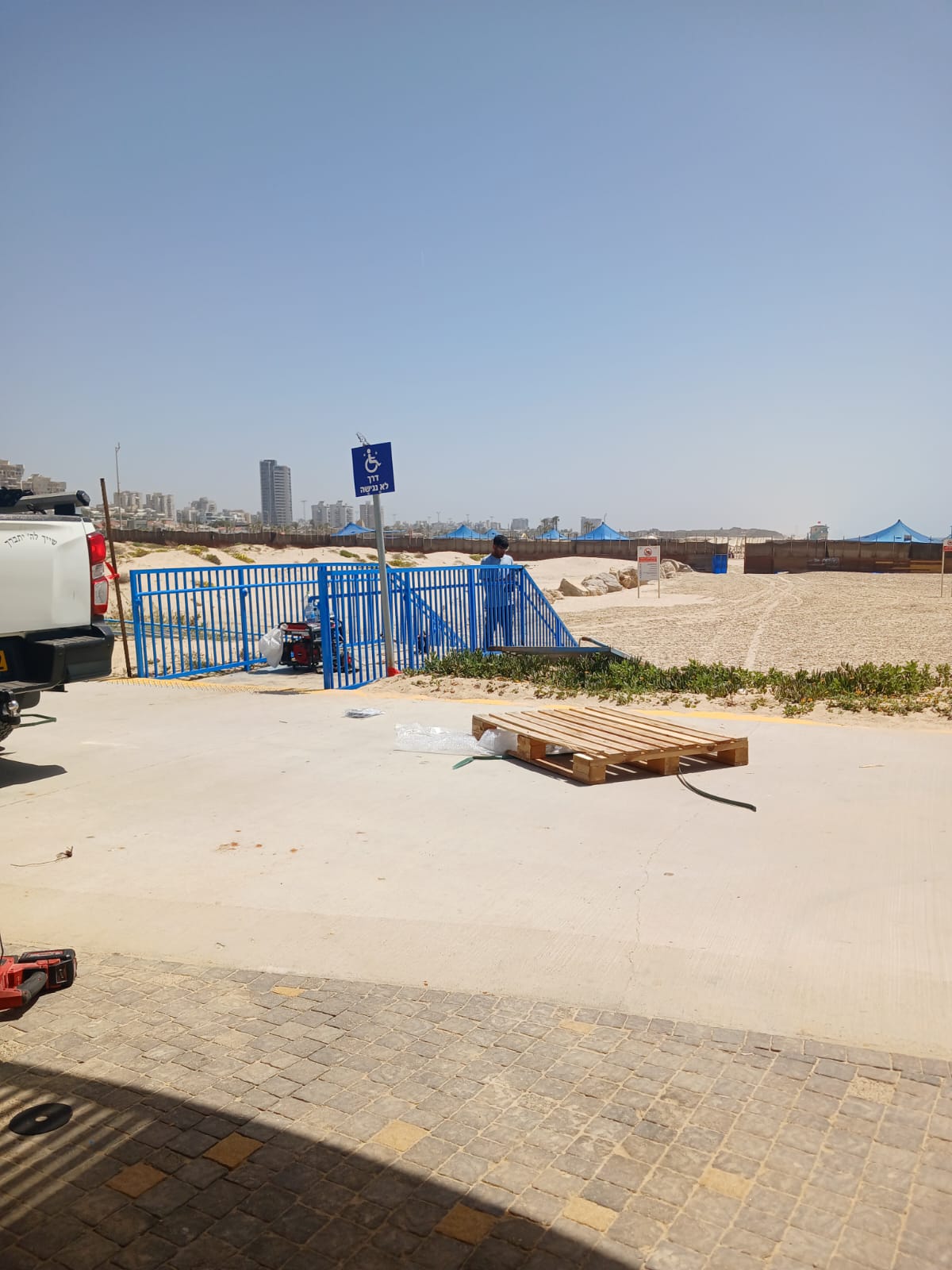 תמונה שצולמה להמחשת העבודות של אלוש המסגר תמונה של אלוש המסגר