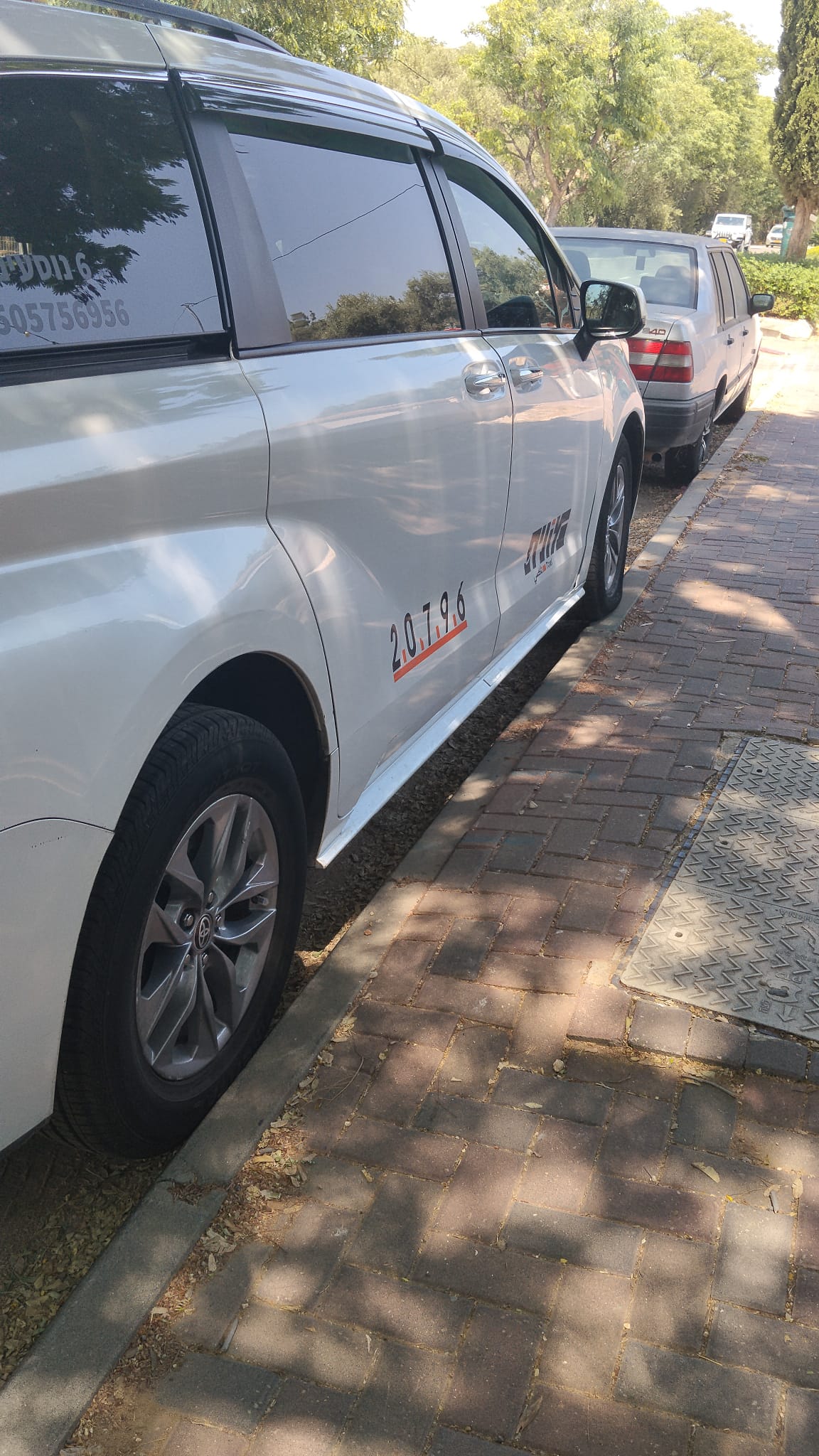 תמונה שצולמה להמחשת העבודות של מוניות עוזי תמונה של מוניות עוזי
