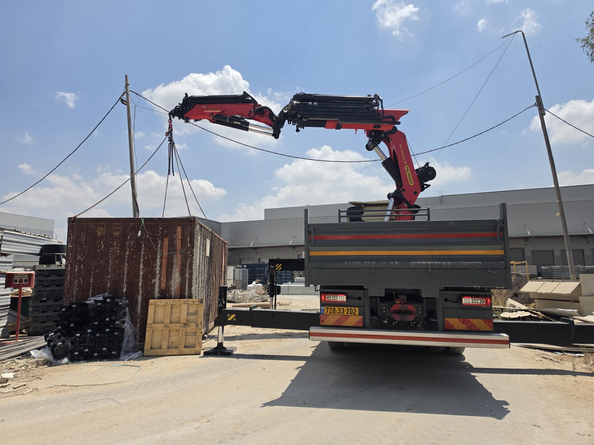 תמונה שצולמה להמחשת העבודות של עלי מוחמד עווד -מנופים תמונה של עלי מוחמד עווד -מנופים
