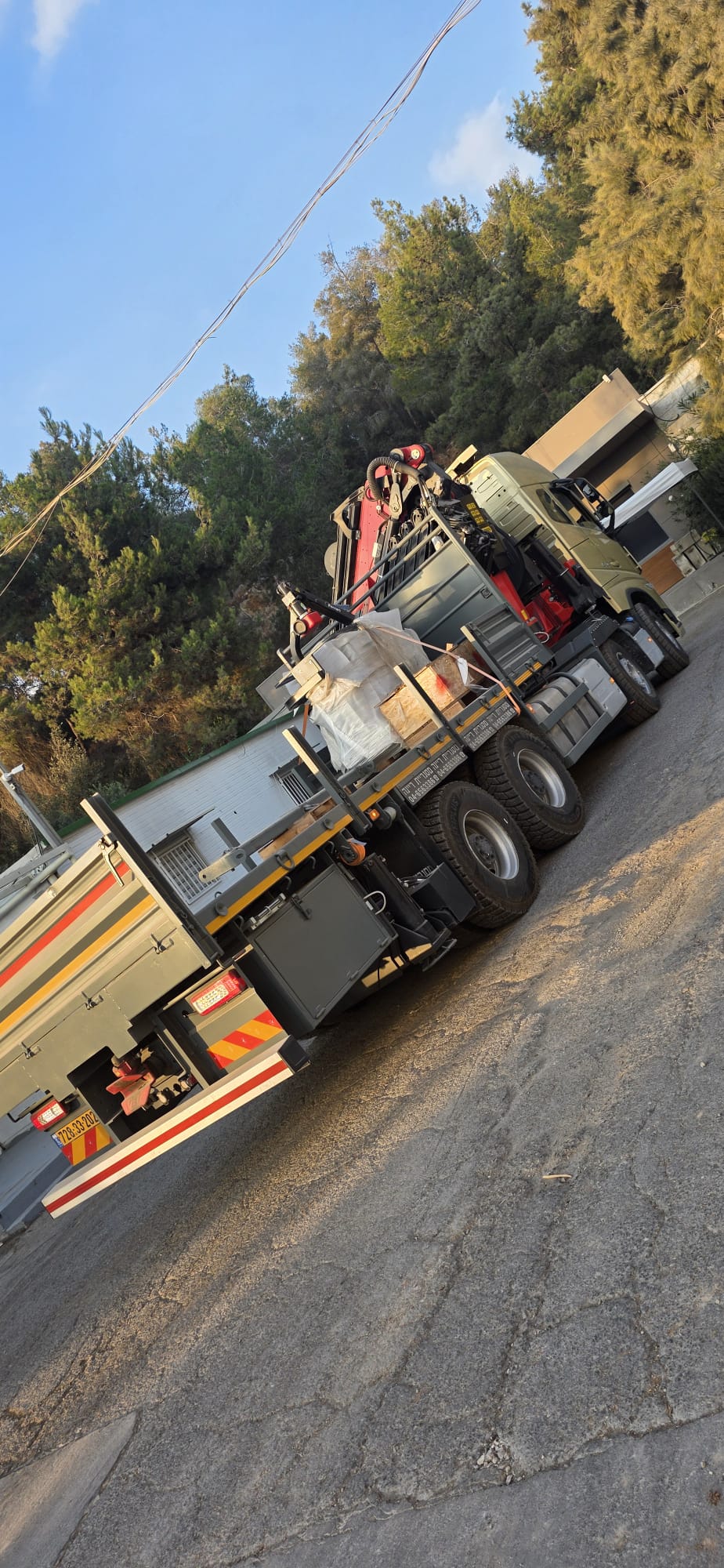תמונה שצולמה להמחשת העבודות של עלי מוחמד עווד -מנופים תמונה של עלי מוחמד עווד -מנופים
