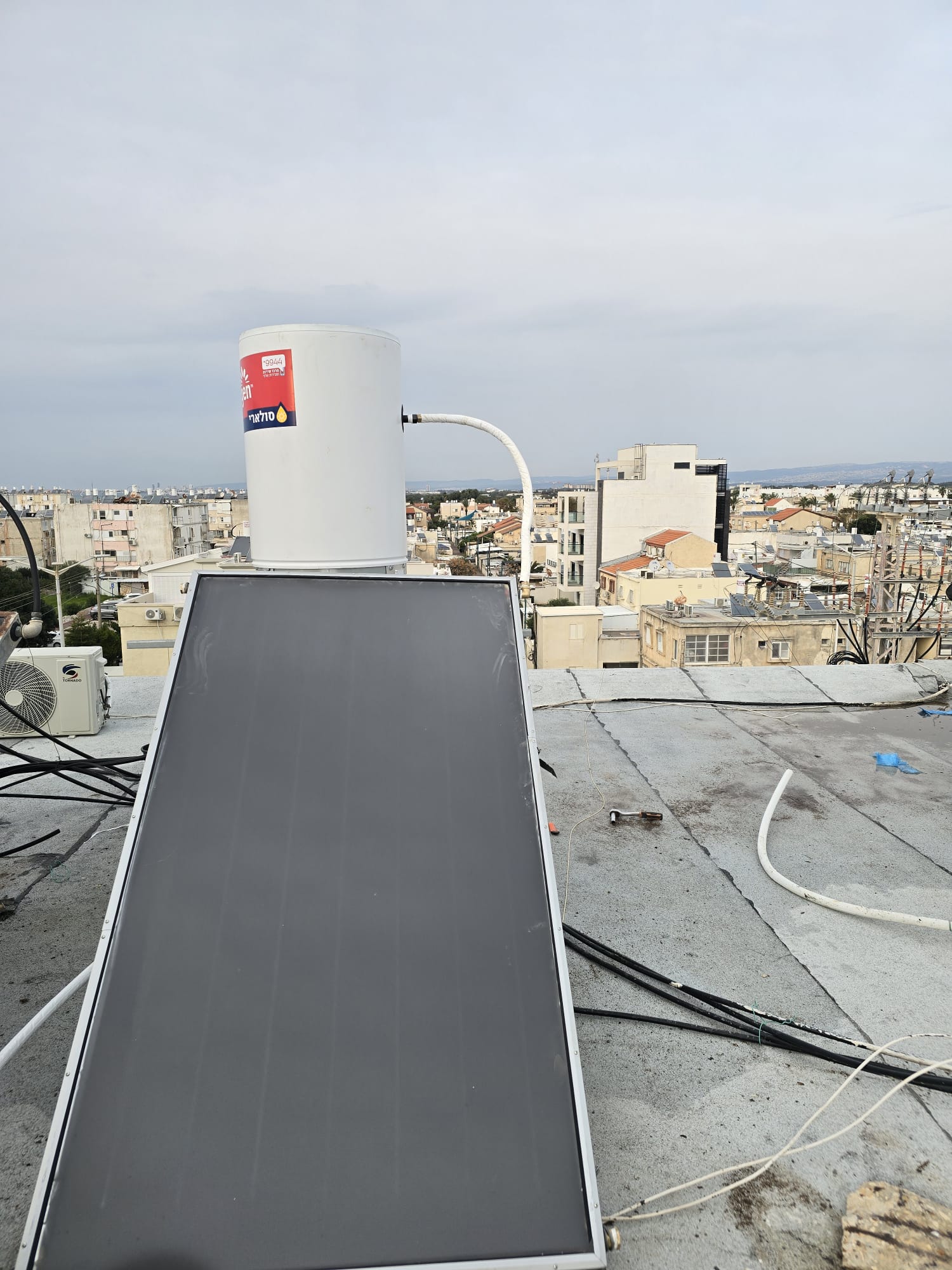 תמונה שצולמה להמחשת העבודות של אנדול התקנה מכירה ותיקונים דודי שמש תמונה של אנדול התקנה מכירה ותיקונים דודי שמש