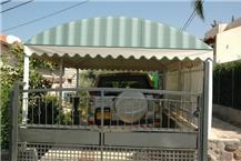 סוכך לחניית רכב