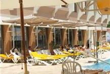 תמונה שצולמה להמחשת העבודות של סוככי אברהם חמאוי פרגולות מאלומיניום שמשיות למלונות