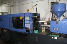 מכונה לייצור מוצרי פלסטיק